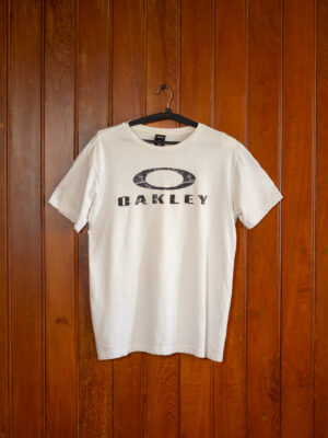 DSC04210 Oakley Distressed Logo Graphic T-Shirt – White